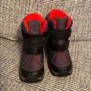 Little boy carters snow boots
